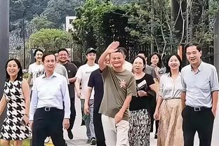 ?东契奇驾驶68款科迈罗到场 灵感来自自己第三代签名鞋新配色